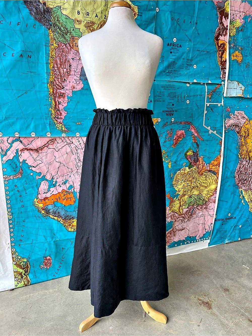 Banana Republic Bria Skirt Linen Maxi in Black Size Large Like